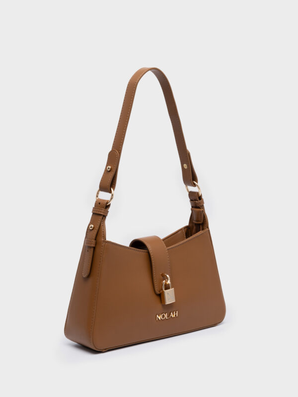 Esme Camel