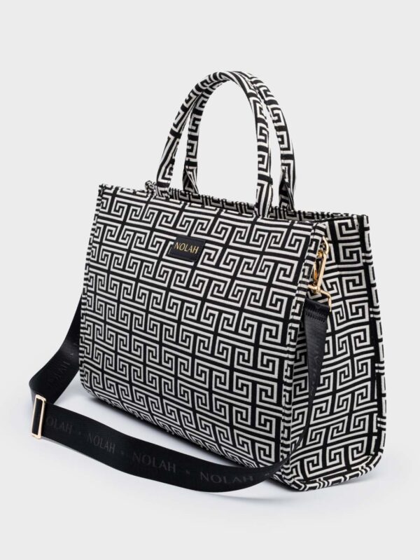 Meander Black